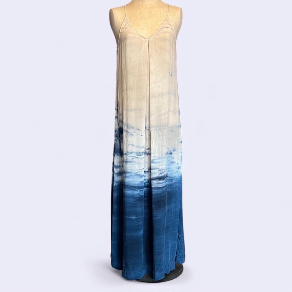 💙Michael Stars Blue & White Ombré Maxi Dress 🤍